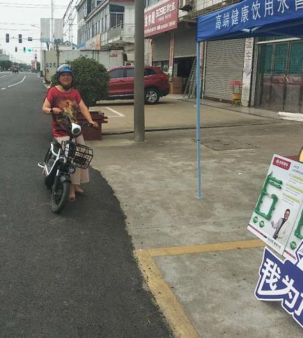 龍勝管海安運(yùn)營中心助力“一盔一帶”，贈(zèng)千頂安全盔以踐行社會(huì)責(zé)任