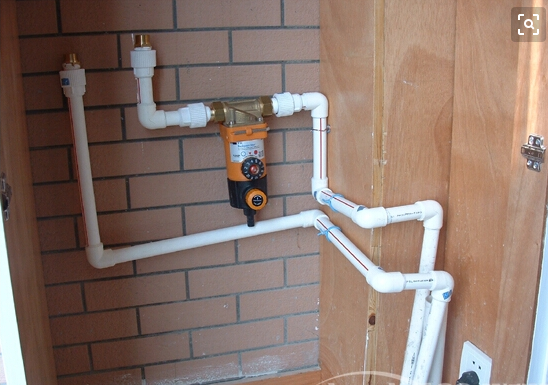 接管連接前置過濾器示意圖，一進一出方便連接和過濾！